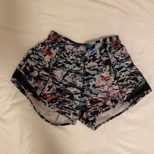 Lululemon hotty hot short 4”